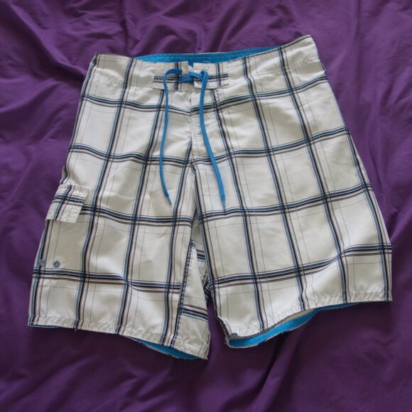 Foot Locker 100% Polyester Made in China RN# 69778 CA# 40393 Size 30 Shorts - Picture 1 of 12